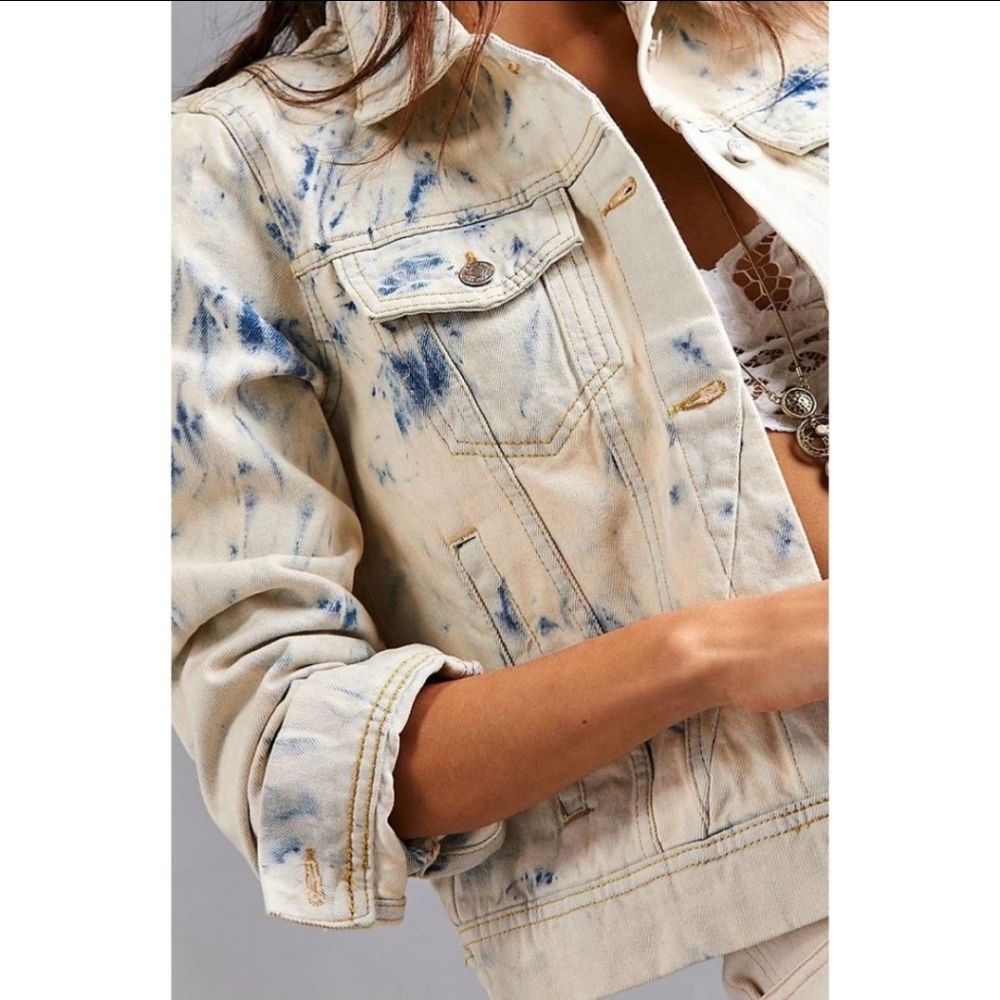 Free People Rumors Acid Wash Tie Dye Denim Trucker Jacket Size Small NWT!